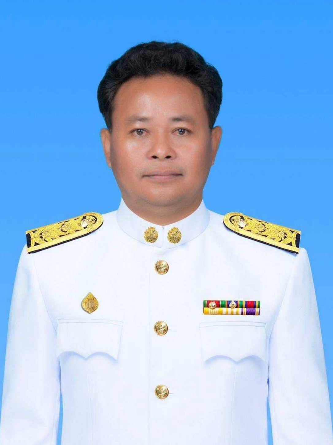 นายถวัลย์ ชูแสง